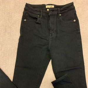 Made and Crafted super skinny high rise Levi’s in great condition.